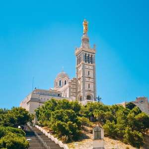 Montez dans le bus à toit ouvert à Marseille, France – Découvrez monuments, attractions et lieux secrets avec un tour hop-on hop-off en 2025