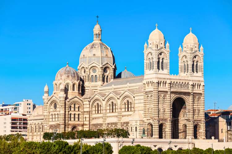 Explorez Marseille avec des billets hop-on hop-off – Visites sans souci et vues à couper le souffle en 2025 Découvrez Marseille avec des visites en bus hop-on hop-off officielles – Itinéraires flexibles, monuments emblématiques et vues panoramiques en 2025